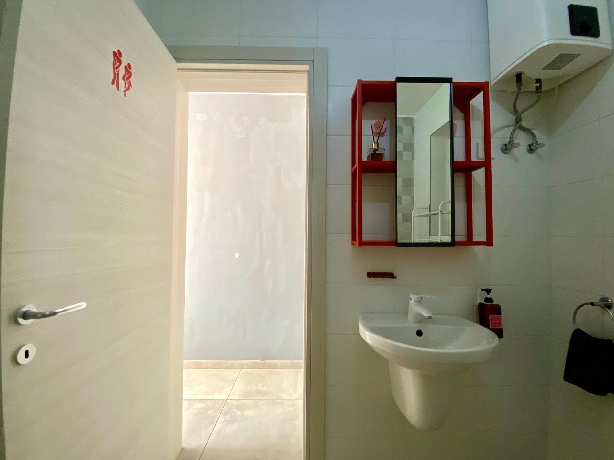 Central Private En-Suite With Balcony In Shared Residence Pietà Eksteriør billede